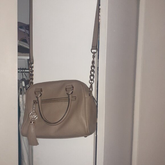 Michael Kors grey purse - Picture 2 of 3